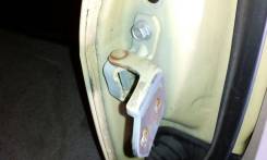 Крепление боковой двери. Mazda Demio, DY3R, DY5W, DY3W, DY5R Двигатели: ZJVE, ZYVE