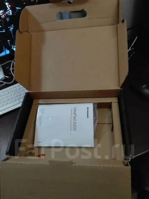 Lenovo IdeaPad S205. 11.6", 1����, ��� 2048 ��, ���� 320���, WiFi: 1, Bluetooth: 1, ����������� �� 4��. ����