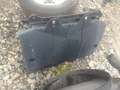 Дефлектор радиатора. Toyota Hiace, KZH106W Toyota Regius Ace, RZH133, RZH111, TRH112, LH110, LH115, KZH106, RZH112, LH113, LH119, RZH110, LH117, KZH10...