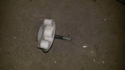 Крепление запасного колеса. Toyota: XA, Soluna Vios, Yaris, Echo, ist, Vios, Scion Двигатели: 1NZFE, 5AFE, 8AFE, 2NZFE