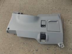 Панель рулевой колонки. Toyota Nadia, SXN10H, SXN10