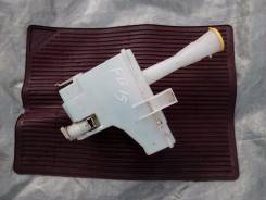 Бачок стеклоомывателя. Nissan Sunny, SB15, QB15, FNB15, FB15, JB15, B15 Nissan AD, VGY11, WHY11, WHNY11, VY11, WPY11, VENY11, WFY11, VFY11, VHNY11, VE...
