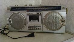 Продам кассетный магнитофон Sharp (1981 г. в. )