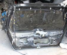 Дверь багажника. Subaru Forester, SG5 Двигатель EJ205