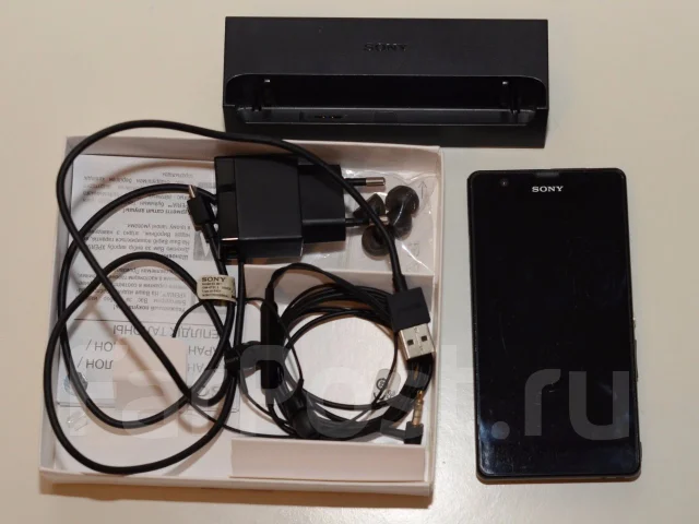 Sony Xperia ZR. �/� ����