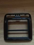 Консоль центральная. Toyota Granvia, VCH10W, KCH16W, VCH16, KCH10, VCH16W, KCH10W, KCH16, VCH10 Toyota Grand Hiace, KCH16W, VCH10W, VCH16, VCH16W, KCH...