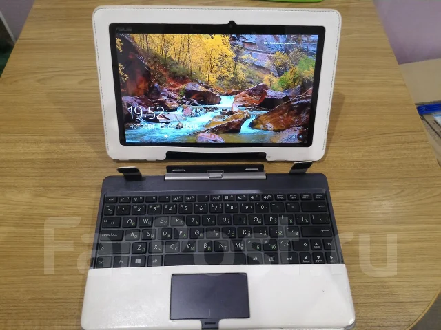 Asus Transformer Book T100TA. 10.1", 1,4����, ��� 2048 ��, ���� 64���, WiFi: 1, Bluetooth: 1, ����������� �� 10��. ����