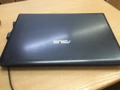 Asus X401A. 13.3", 1,7����, ��� 2048 ��, ���� 320���, WiFi, Bluetooth, ����������� �� 1��.