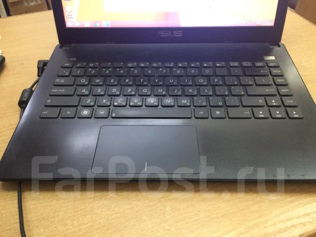 Asus X401A. 13.3", 1,7����, ��� 2048 ��, ���� 320���, WiFi: 1, Bluetooth: 1, ����������� �� 1��. ����