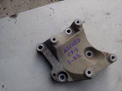 Крепление компрессора кондиционера. Honda Accord, CF3 Двигатель F18B