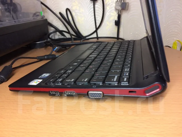 Samsung N145. 10.1", 1,6����, ��� 2048 ��, ���� 160���, WiFi: 1, ����������� �� 3��. ����