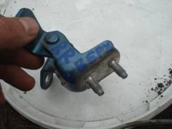 Крепление боковой двери. Toyota Nadia, ACN15, SXN15, ACN10, SXN10 Toyota Ipsum, SXM10, SXM15, CXM10 Toyota Gaia, SXM10, CXM10, ACM10, ACM15, SXM15 Toy...