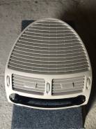Патрубок воздухозаборника. Mercedes-Benz E-Class, W211