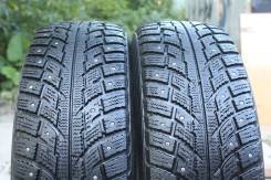 Kumho I'Zen RV Stud KC16. Зимние, 2013 год, износ: 20%, 2 шт