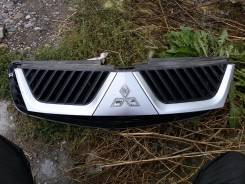 Решетка радиатора. Mitsubishi Outlander