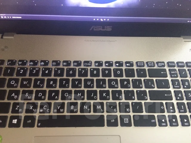 Asus N56. 15.6", 2 700����, ��� 8 ��, ���� 750���, WiFi: 1, Bluetooth: 1, ����������� �� 4��. ����