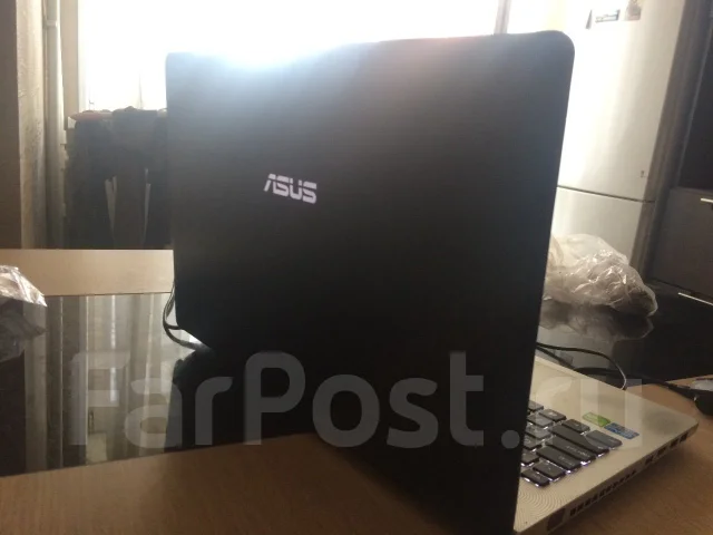 Asus N56. 15.6", 2 700����, ��� 8 ��, ���� 750���, WiFi: 1, Bluetooth: 1, ����������� �� 4��. ����