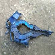 Крепление капота. Toyota Corolla, ZZE120, ZZE123L, ZZE121, ZZE122, NZE120, ZZE123, NZE121, ZZE124, NZE124, ZZE121L, ZZE120L