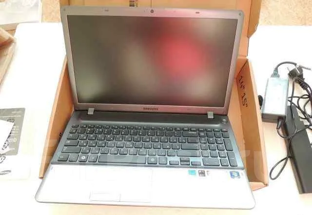 Samsung 355V5C. ��� 4 ��, ���� 500���, WiFi: 1, Bluetooth: 1, ����������� �� 4��. ��� ����� �� ������������-��-����� ����