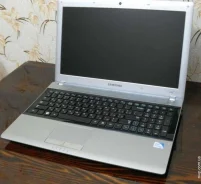 Samsung RV509. 15.6", ��� 4 ��, ���� 320���, WiFi, ����������� �� 3��. ��� �����