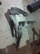 Крепление капота. Toyota Crown, GS131H, GS131