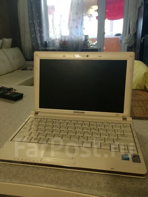 Samsung NC10. 10.2", 1,6����, ��� 1024 ��, ���� 160���, WiFi: 1, Bluetooth: 1, ����������� �� 2��. ����