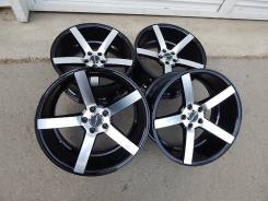 Vossen. 8.0x17, 5x114.30, ET33, ЦО 73,1 мм.