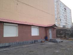 Торгово-офисное помещение + склад, 3 этажа, 3 отдельных входа. Улица Чапаева 14, р-н Вторая речка, 257 кв. м. Дом снаружи