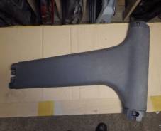 Накладка на стойку. Renault Laguna Двигатели: L7X, F9Q, Z7X, F4R, G8T, N7Q, F3R, F4P, F3P, K4M