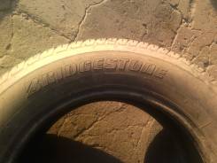 Bridgestone Dueler H/T D687. Всесезонные, износ: 50%, 2 шт