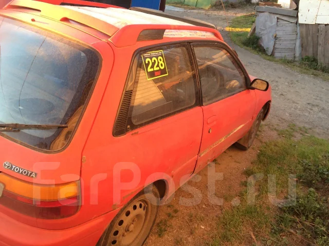 Toyota Starlet. �������, ��������, 1.3 (88��.�.), ������, 250����. �� ����