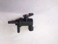 Клапан вакуумный. Toyota: Kluger V, Avalon, Highlander, Camry, Tundra, Solara, Sienna, Harrier, Sequoia Двигатели: 3MZFE, 2GRFE, 1MZFE, 2UZFE, 5VZFE