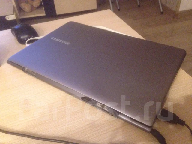 Samsung 530U3B. 13.3", 1,6����, ��� 4 ��, ���� 128���, WiFi: 1 ����