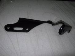 Крепление капота. Honda: Civic Hybrid, Civic Ferio, Civic, Zest, CR-V I-CTDI, CR-V, Element Двигатели: LDA1, D17A2, D17A8, D17Z1, D14Z6, D15Y3, D16W8...