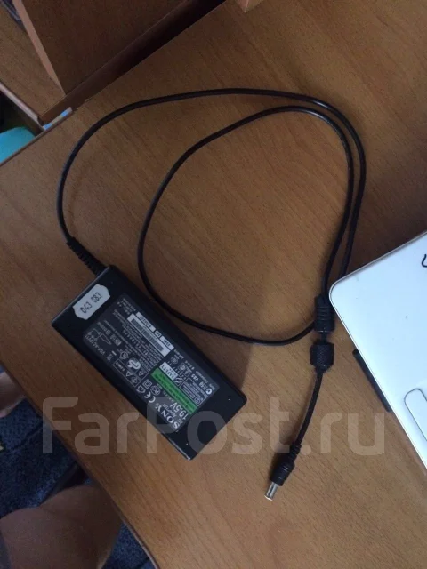 Sony VAIO. ��� 1536 ��, ���� 300���, WiFi: 1, Bluetooth: 1, ����������� �� 2��. ����