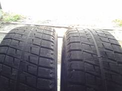 Bridgestone Blizzak Revo2. Зимние, 2011 год, износ: 20%, 2 шт