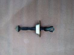 Ограничитель двери. Nissan: Bluebird Sylphy, Pulsar, Sunny, Almera, Lucino Двигатели: QG18DE, QR20DD, QG15DE, SR16VE, QG13DE, YD22DD, QG18DD, YD22DDT