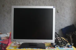 BenQ. 17", ���������� �� (LCD)