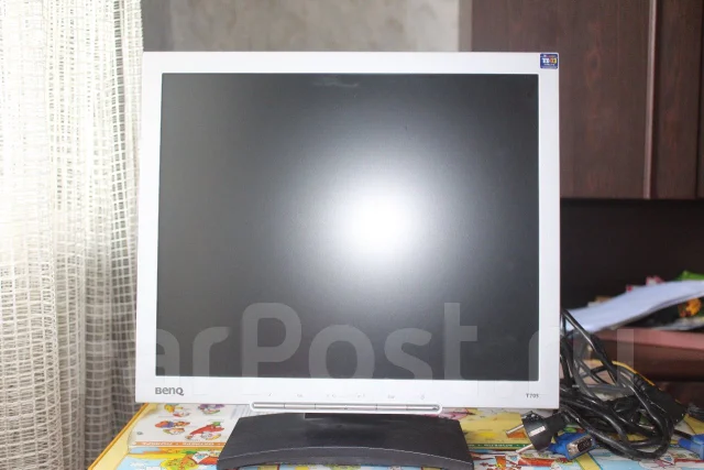 BenQ. 17" ����