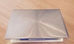 Asus ZenBook. 13.3", 2,0����, ��� 8 ��, ���� 1 000���, WiFi, Bluetooth