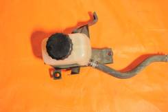 Бачок для тормозной жидкости. Toyota Wish, ANE11, ZNE10, ANE10, ZNE14 Toyota Isis, ANM10, ANM15, ZGM10, ZGM11, ZNM10, ZGM15 Toyota Harrier, GSU35, GSU...