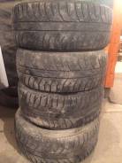 Bridgestone Ice Cruiser 7000. Зимние, шипованные, износ: 70%, 4 шт