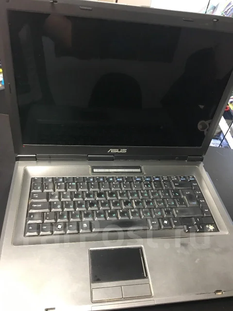 Asus X51R. 15.4", 1,6����, ��� 512 ��, ���� 80���, WiFi: 1, Bluetooth: 1, ����������� �� 1��. ����