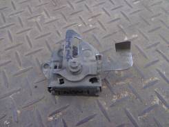 Замок капота. Mazda Demio, DW3W Двигатель B3E