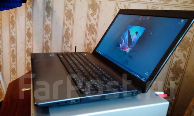 Asus K55DR. 15.6", 1,9����, ��� 6 ��, ���� 750���, WiFi: 1, Bluetooth: 1, ����������� �� 3��. ����
