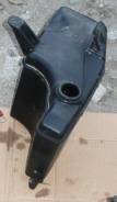 Бачок стеклоомывателя. Toyota Crown, GBS12 Toyota Mark II, GX100, GX105, GX90, JZX100, JZX101, JZX105, JZX90, JZX90E, JZX91, JZX91E, JZX93, LX100, LX9...