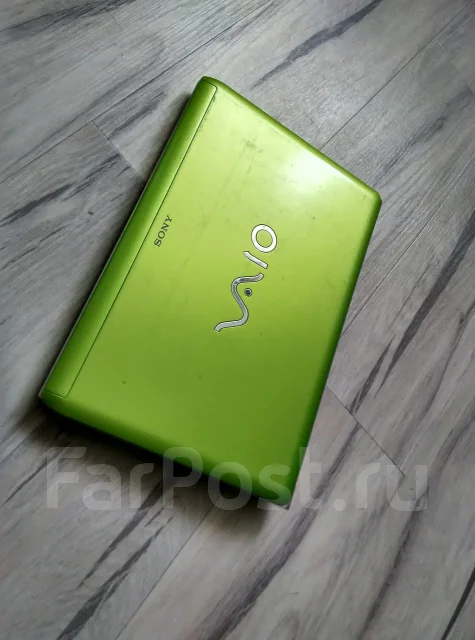 Sony VAIO VPC-Y21M1R. 13.3", 1 060����, ��� 8 ��, ���� 500���, WiFi: 1, Bluetooth: 1, ����������� �� 6��. ����