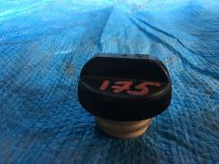 Крышка топливного бака. Nissan Elgrand, ALE50, ALWE50, APE50, APWE50, ATE50, ATWE50, AVE50, AVWE50 Nissan Homy Elgrand, ALE50, ALWE50, AVE50, AVWE50