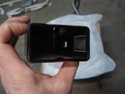 Пепельница. Toyota: Corolla, Alphard, Allion, Vellfire, Corolla Fielder, Premio, Corolla Axio Двигатели: 1ZRFE, 2AZFE, 2ZRFE, 1NDTV, 1ADFTV, 1NZFE, 1Z...