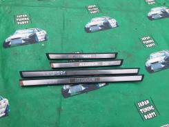 Порог пластиковый. Toyota Kluger V, ACU20, ACU20W, ACU25, ACU25W, MCU20, MCU20W, MCU25, MCU25W, MCU28, MHU28, MHU28W Двигатели: 1MZFE, 2AZFE, 3MZFE
